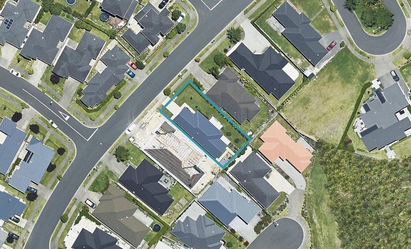 19 Landing Drive, Pyes Pa, Tauranga - Carousel 1