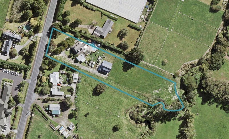 131 Taupaki Road, Henderson - Carousel 1