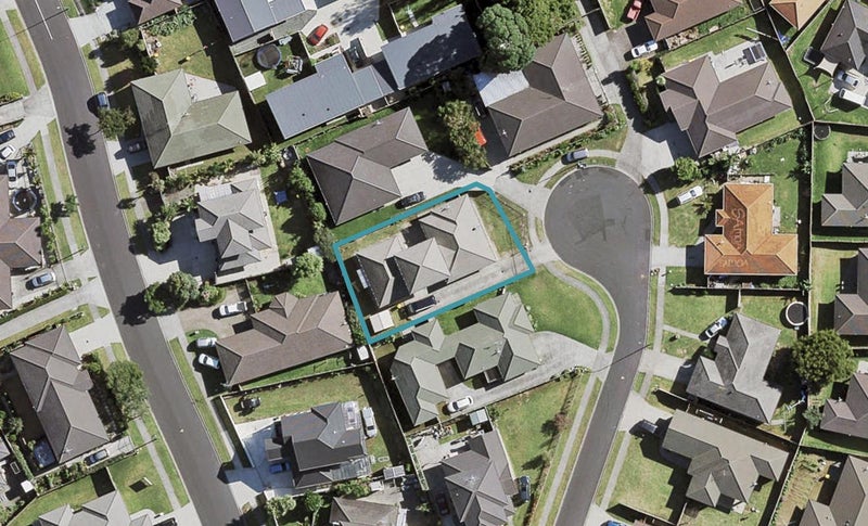 8 Mark Edgar Place, Clendon Park, Auckland - Carousel 1