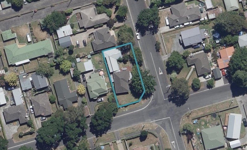 57 Fox Street, Hamilton East, Hamilton - Carousel 1