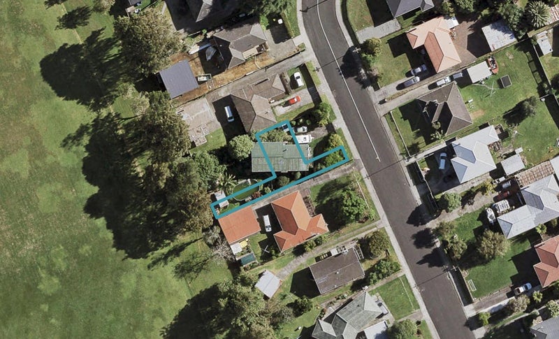 17B Eddowes Street, Manurewa, Auckland - Carousel 1