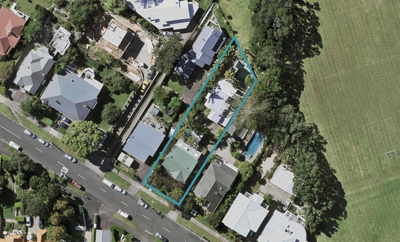1/8 Stanley Point Road, Stanley Point, Auckland - Carousel 1