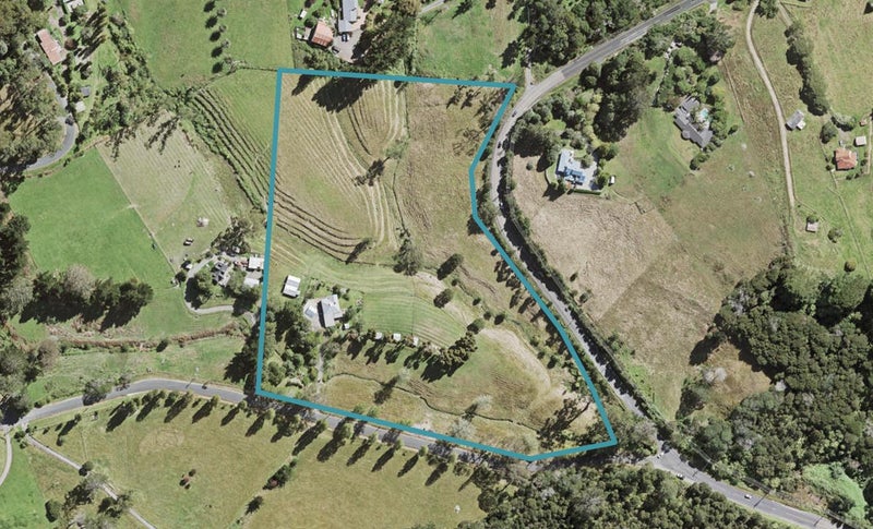 1 Vineyard Road, Henderson Valley, Auckland - Carousel 1