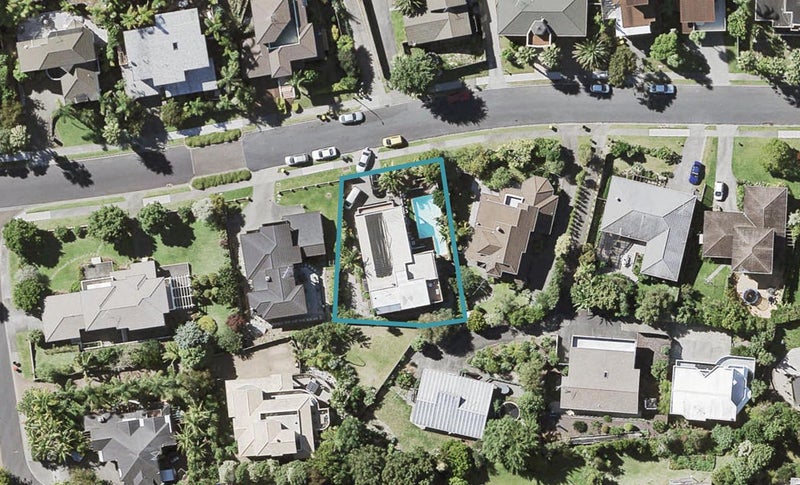 28 Penguin Drive, Murrays Bay, Auckland - Carousel 1