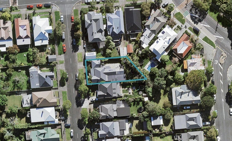 2 Arnold Street, Grey Lynn, Auckland - Carousel 1