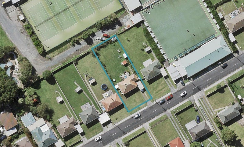 52 Roberts Avenue, Bayswater, Auckland - Carousel 1