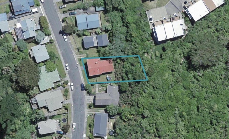 57 Hazlewood Avenue, Karori, Wellington - Carousel 1