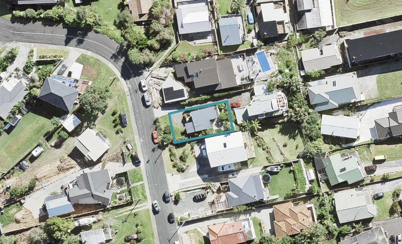 10 Rushden Terrace, Red Beach, Red Beach - Carousel 1