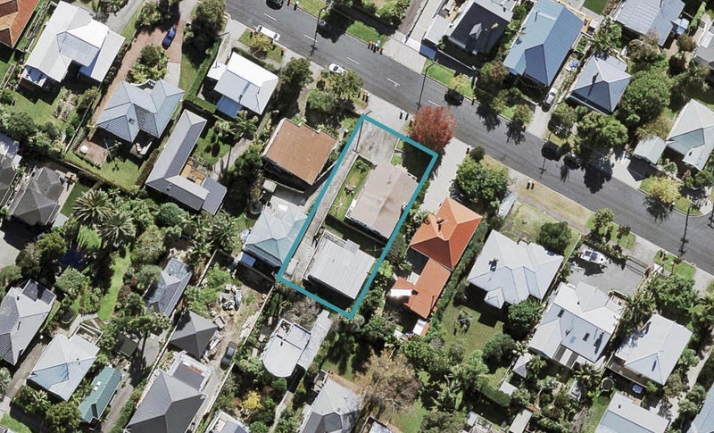 32 Bannerman Road, Morningside, Auckland - Carousel 1