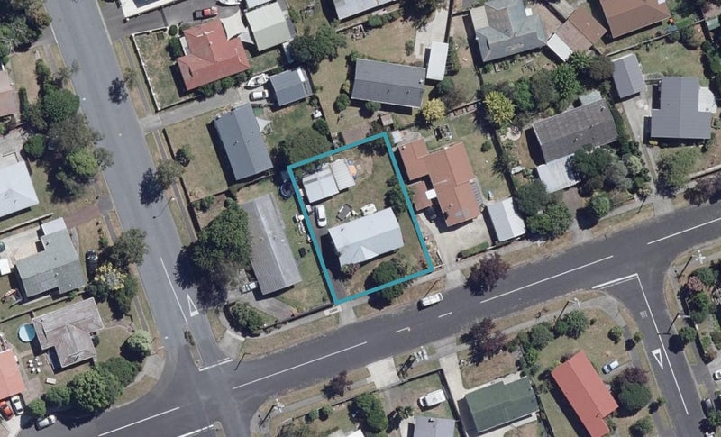 17 Alderson Road, Fairview Downs, Hamilton - Carousel 1