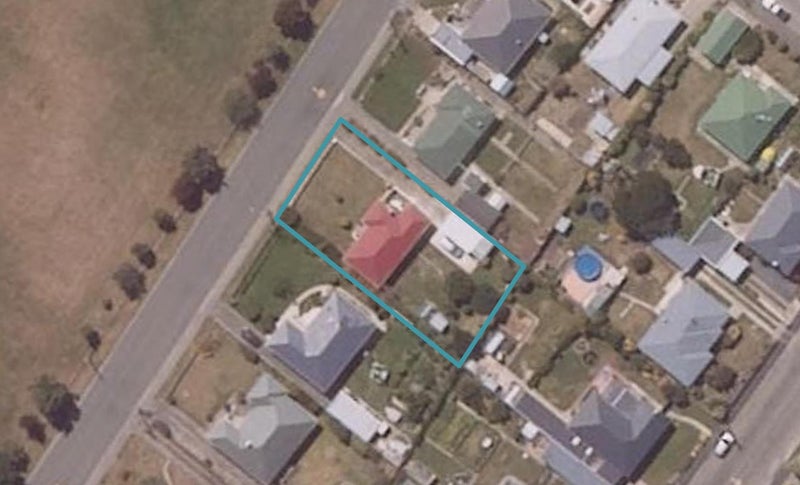 21 Lismore Street, Oamaru North, Oamaru - Carousel 1