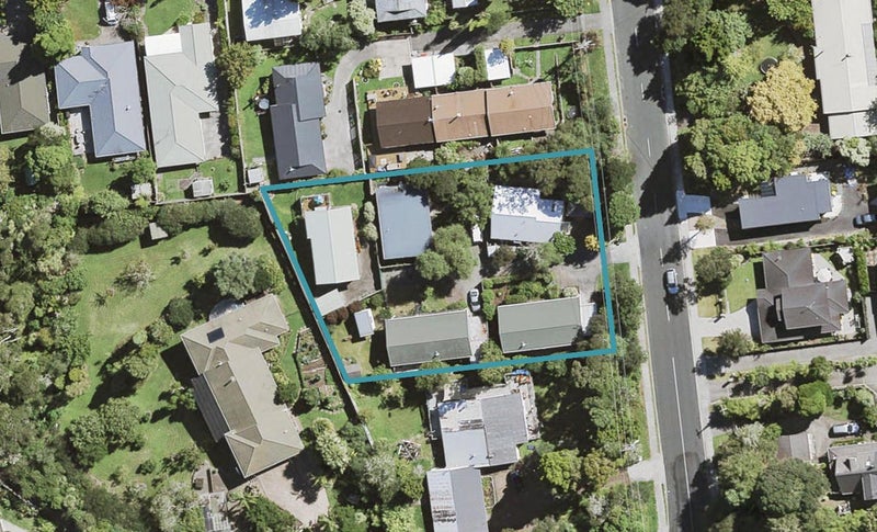 2/85 Konini Road, Titirangi, Auckland - Carousel 1