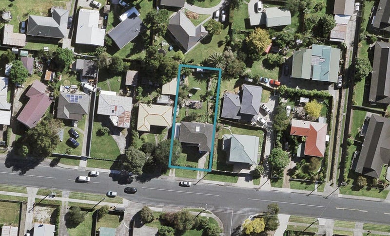 46 Larnoch Road, Henderson, Auckland - Carousel 1