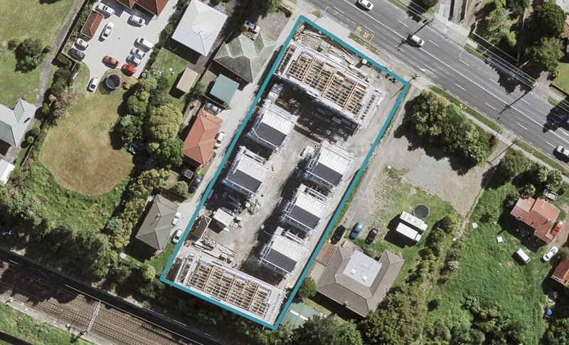 3/22 Swanson Road, Henderson, Auckland - Carousel 1