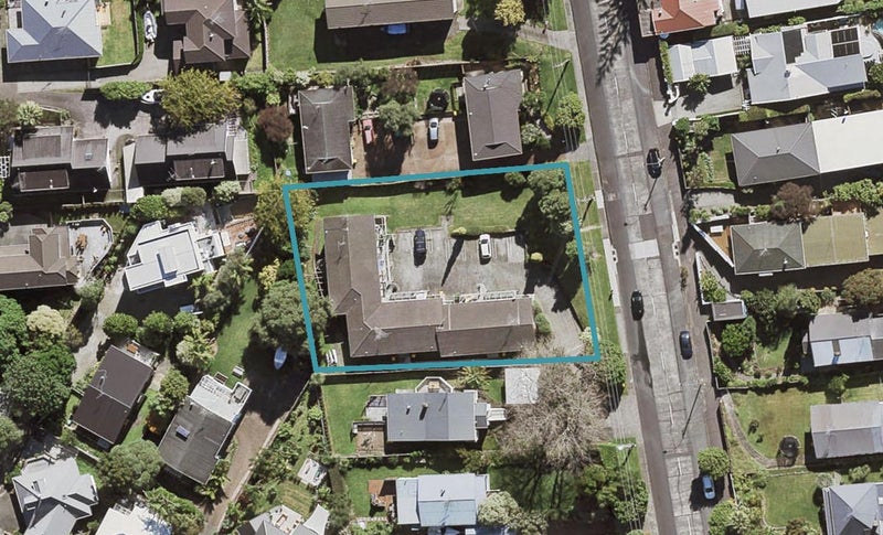 4/170 Queen Street, Northcote Point, Auckland - Carousel 1
