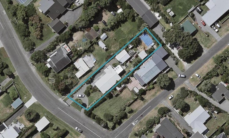 13 Te Moana Road, Waikanae Beach, Waikanae - Carousel 1
