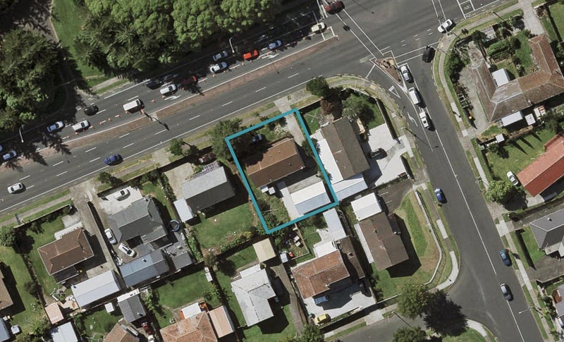 63 Te Irirangi Drive, Clover Park, Auckland - Carousel 1