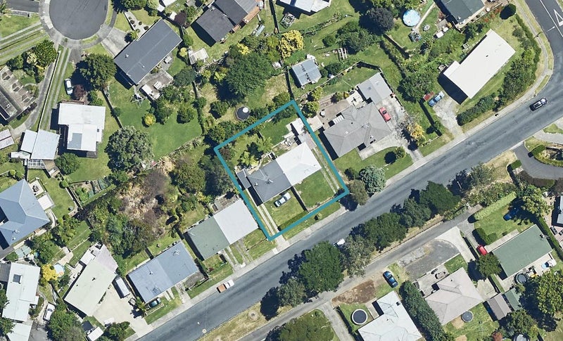 24 Kingswood Road, Brookfield, Tauranga - Carousel 1