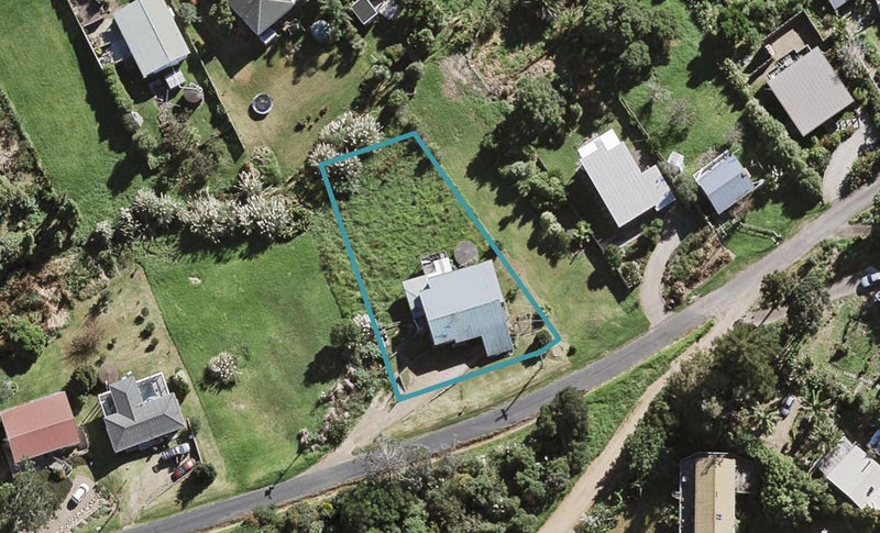 19 Ocean Road, Surfdale, Waiheke Island - Carousel 1