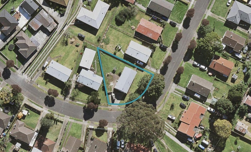 17 Lavinia Crescent, Mangere East, Auckland - Carousel 1