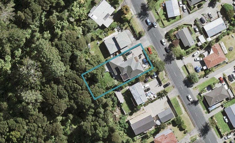 220 Glengarry Road, Glen Eden, Auckland - Carousel 1