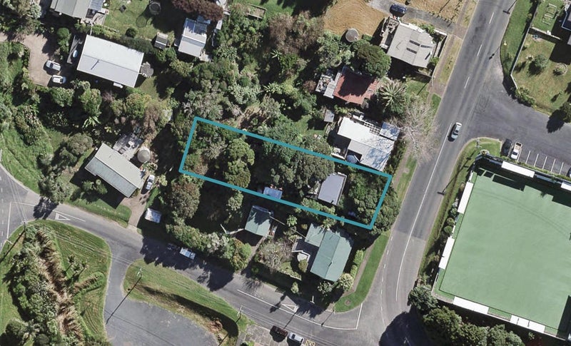 1 Surfdale Road, Surfdale, Waiheke Island - Carousel 1