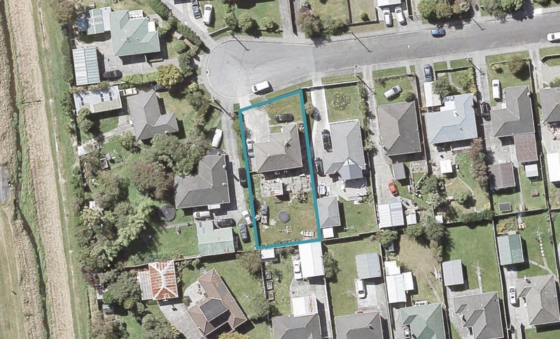 5 Russell Road, Wainuiomata, Lower Hutt - Carousel 1