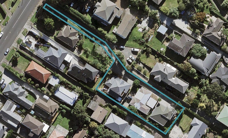 3/0 Hayr Road, Three Kings, Auckland - Carousel 1