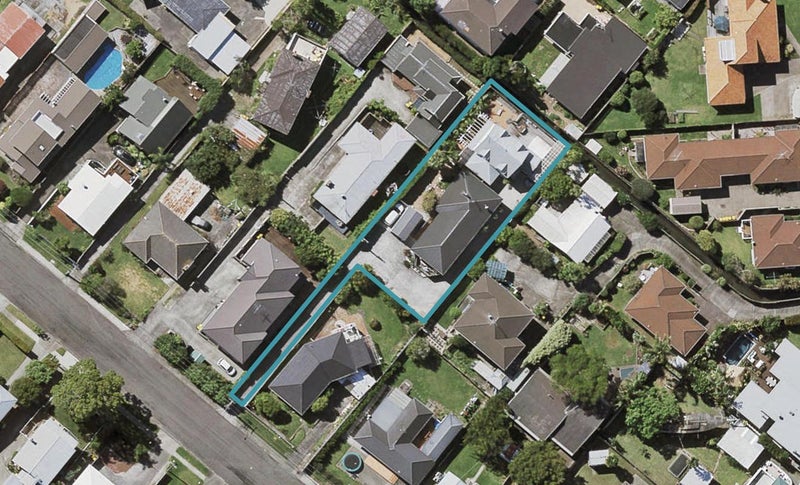1/0 Corunna Road, Milford, Auckland - Carousel 1