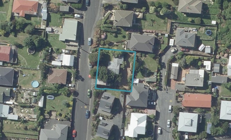 20 Shortland Street, Caversham, Dunedin - Carousel 1