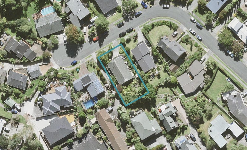 8 Tiri View Place, Waiake, Auckland - Carousel 1