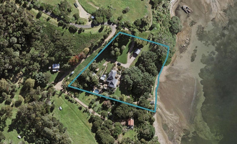88 Church Bay Road, Waiheke Island - Carousel 1