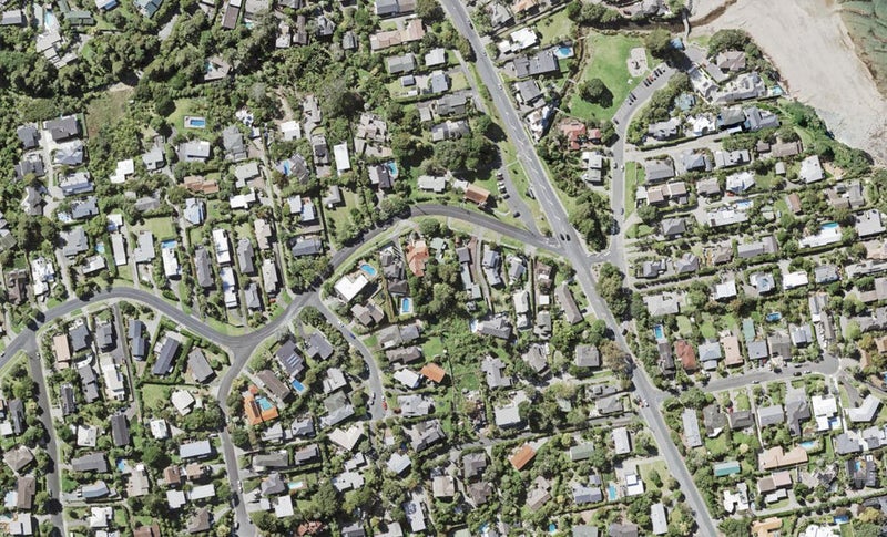 3/8 Park Rise, Campbells Bay, Auckland - Carousel 1