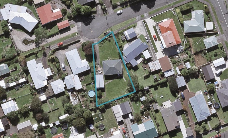 27 Hurdon Street, Hurdon, New Plymouth - Carousel 1