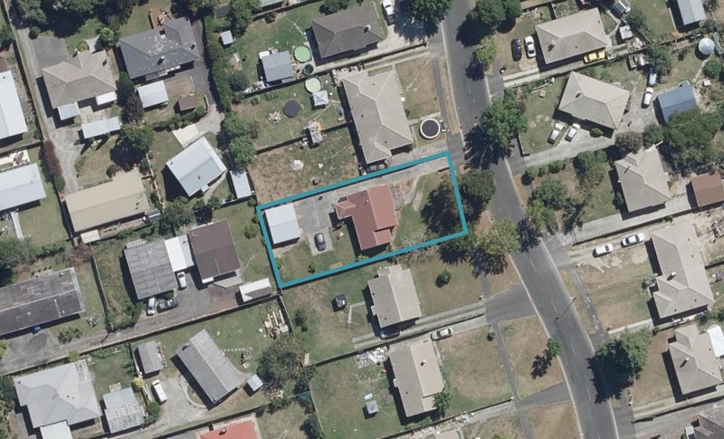 51 Sare Crescent, Fairfield, Hamilton - Carousel 1