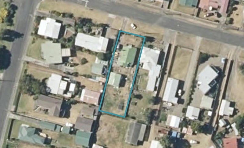 4 Hennessey Street East, Foxton Beach, Foxton - Carousel 1