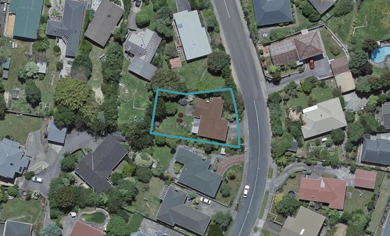 55 Saint Johns Terrace, Tawa, Wellington - Carousel 1