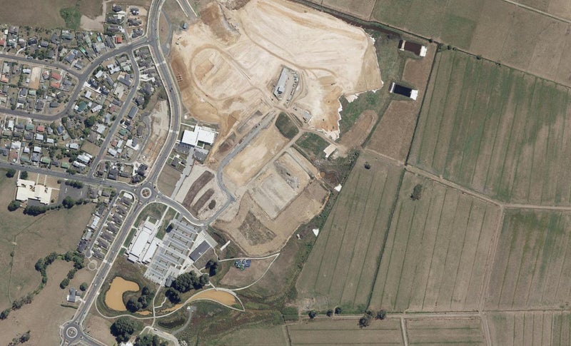 14 Whakatipu Street, Temple View, Hamilton - Carousel 1