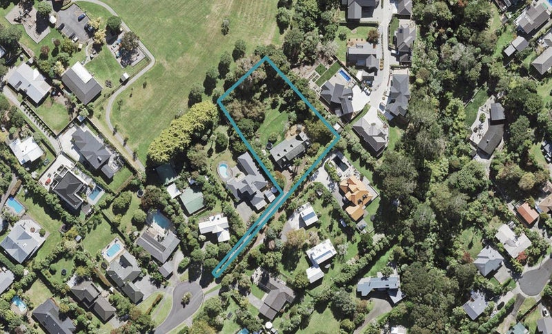 10 SHILOH WAY, Greenhithe, North Shore City - Carousel 1