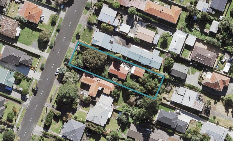 31 Wattle Street, New Lynn, Auckland - Carousel 1