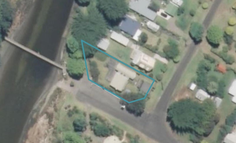 2 Drake Street, Waikawa Beach, Manakau - Carousel 1