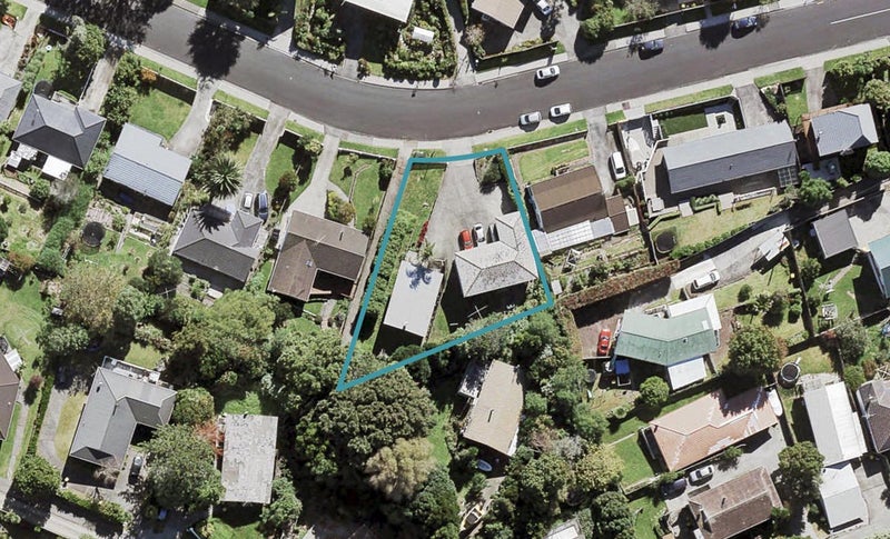 10 Stott Avenue, Birkdale, Auckland - Carousel 1