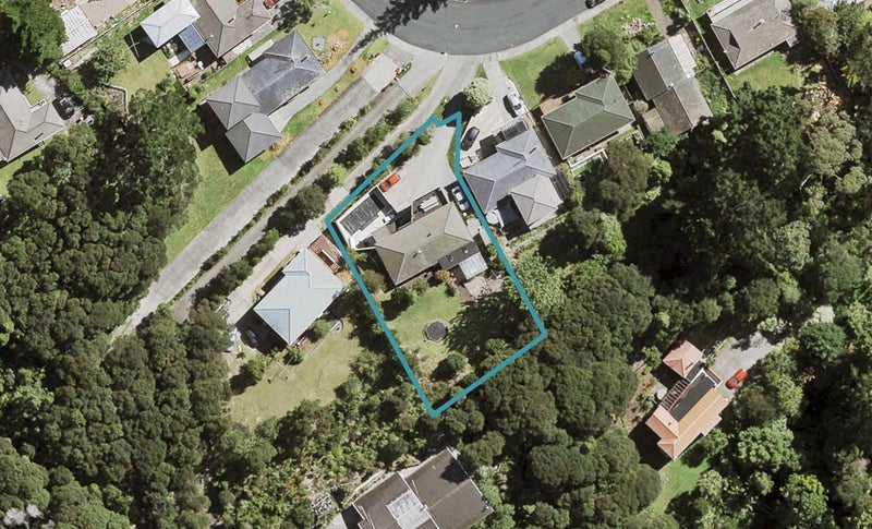 36 Staincross Street, Green Bay, Auckland - Carousel 1