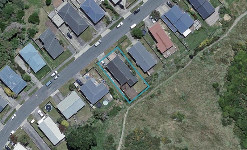 25 Edgecombe Street, Newlands, Wellington - Carousel 1