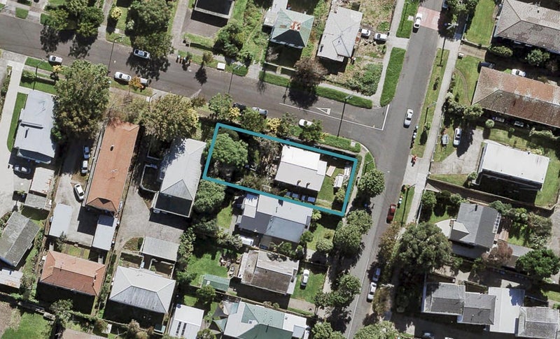 7 Arabi Street, Sandringham, Auckland - Carousel 1