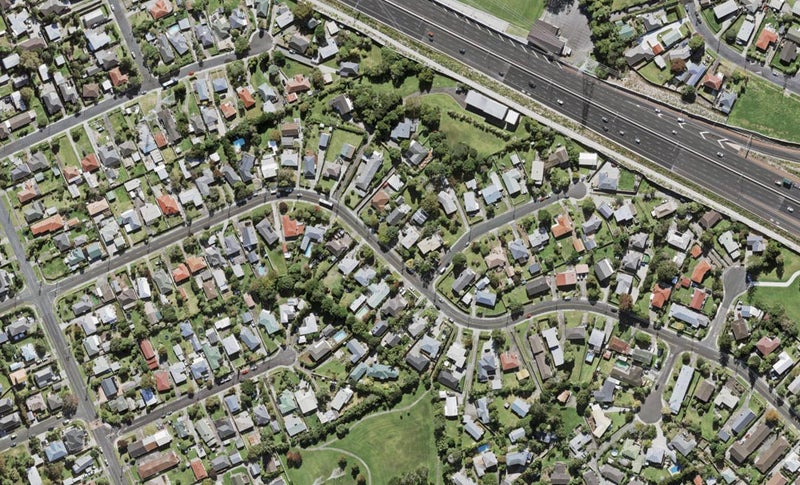 38 Royal View Road, Te Atatu South, Auckland - Carousel 1