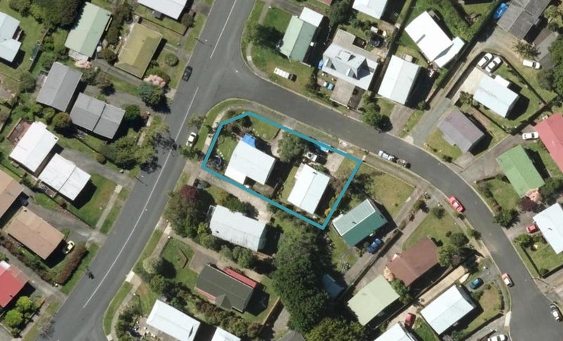 1 Logan Place, Te Kamo, Whangarei - Carousel 1