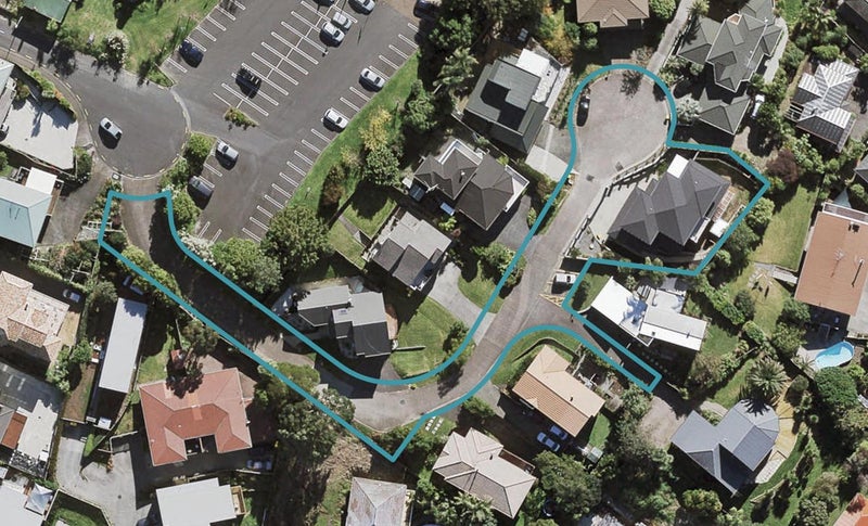 13 St Thomas More Lane, Glenfield, Auckland - Carousel 1