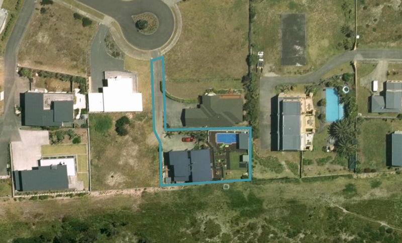 42 Kihi Place, Ruakaka - Carousel 1