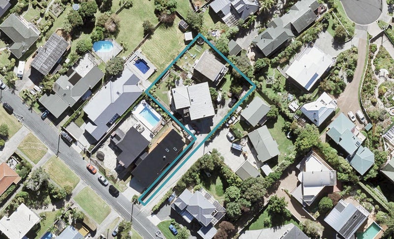 2/18 Rock Isle Road, Torbay, Auckland - Carousel 1